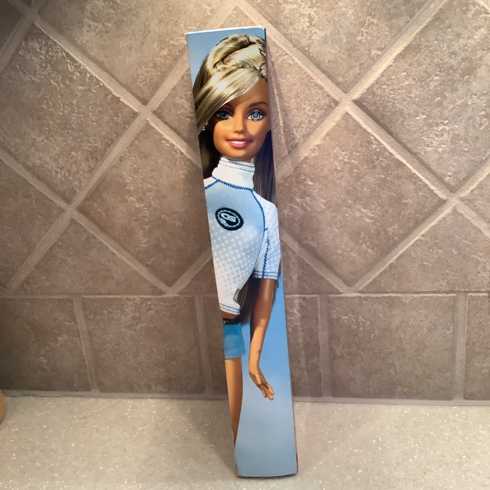 2004 Mattel Barbie Cali Girl Scented in Blue White and Surfboard Collectible NEW - Picture 8 of 9